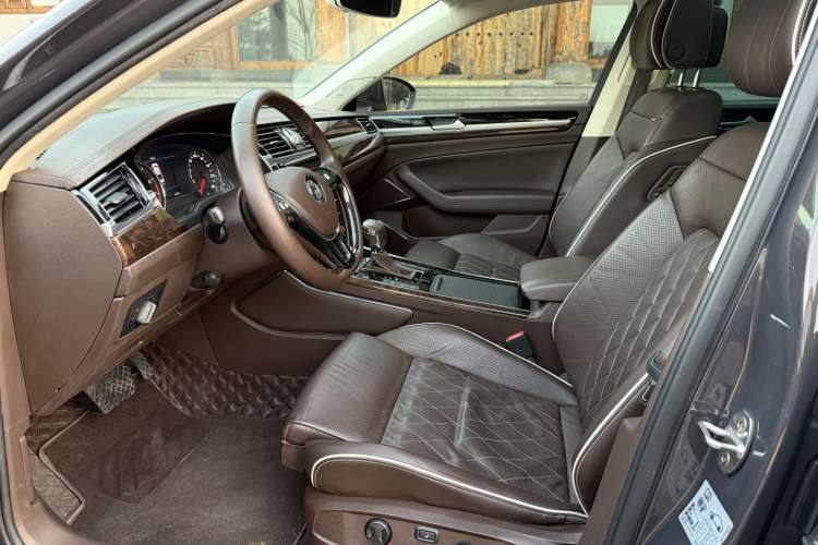 Used Volkswagen Phideon 2016 480 V6 Four-Wheel Drive Executive Edition
