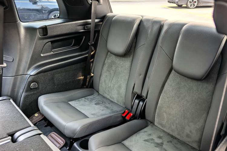 Used Mercedes-Benz EQB 2023-Year Restyled EQB 350 4MATIC Interior 12