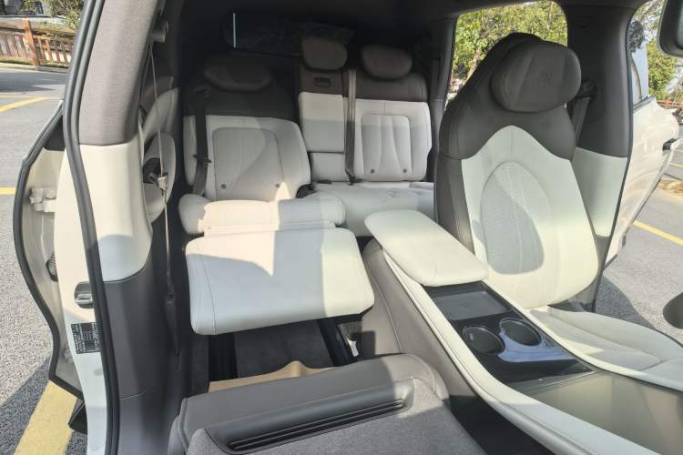 Used IM LS7 2023 90 kWh Elite Rear-Drive Version