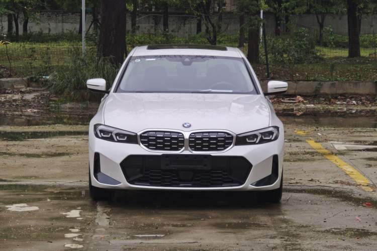 Used BMW 3 Series 2025 325i M Sport Package Exterior 1