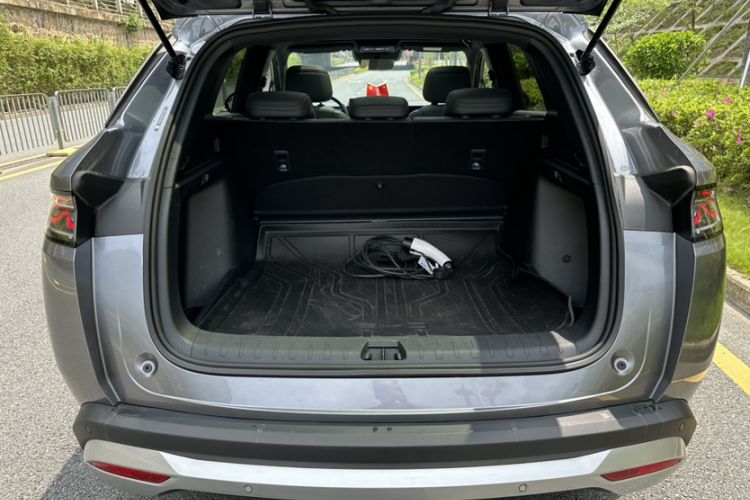 Used BYD Song L DM-i 2025 Intelligent Driving Version 112 km Leading Trim Trunk