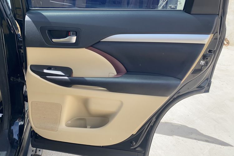 Used Toyota Highlander 2015 2.0T Four-Wheel Drive Luxury Edition 7-Seater
