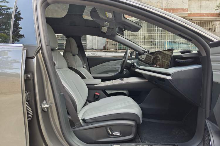 Used Geely Galaxy E8 2024 550 km Range Rear-Drive MAX
