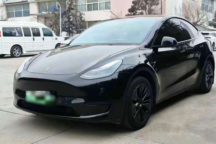 Used Tesla Model Y 2023 Rear-Wheel-Drive Version
