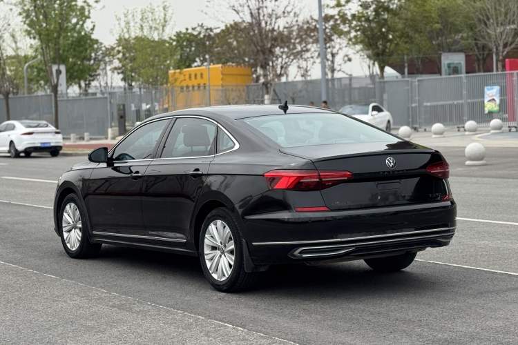 Used Volkswagen Passat 2021 330TSI Elite Edition Exterior 3