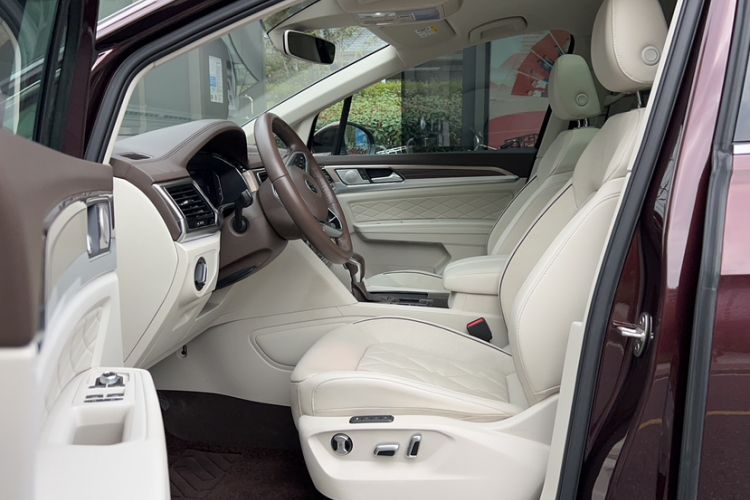 Used Volkswagen Viloran 2020 380TSI Prestige Edition Left Front Seat