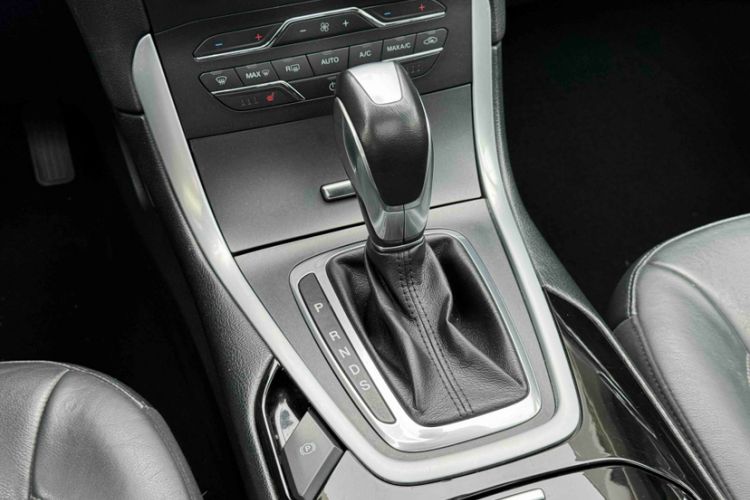 Used Ford Edge 2015 2.0T GTDi Two-Wheel-Drive High-Line Version