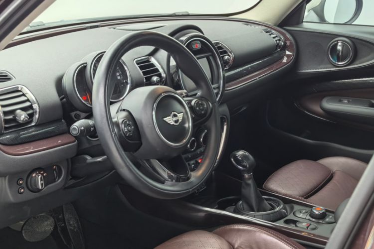 Used MINI Clubman 2016 Revised Version 1.5T COOPER Connoisseur Edition Interior 4