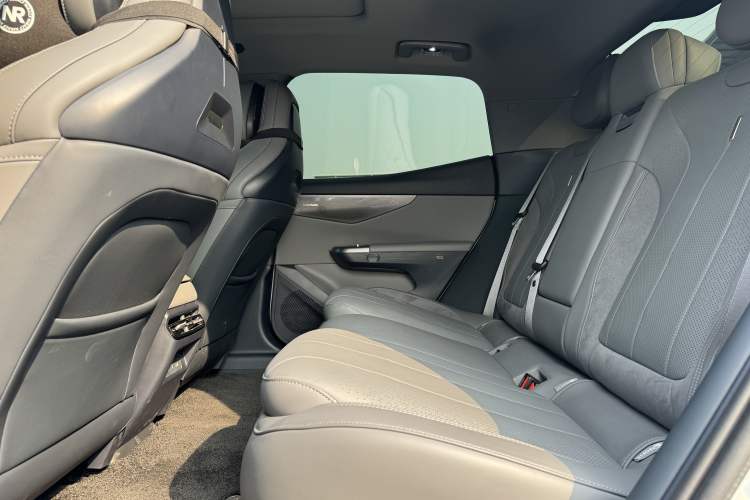 Used Lynk & Co 07 2024 EM-P 126 Long-Range Ultra