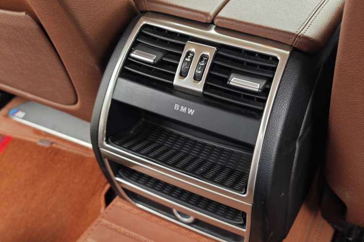 Used BMW 5 Series 2014 520Li Elegant Model Interior 6