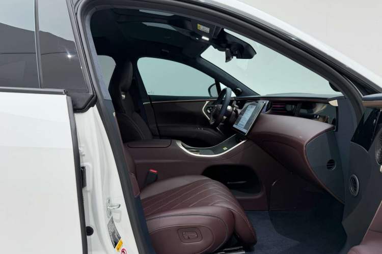 Used Avatr 11 2025 Year Updated Max Extended-Range Version Right Front Seat