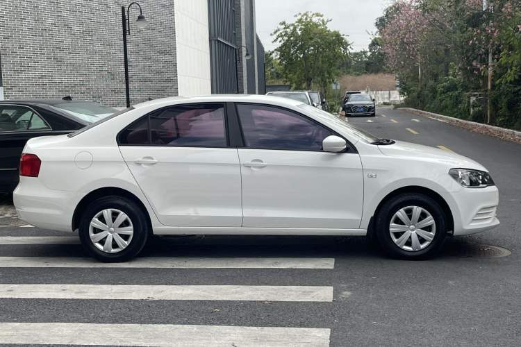 Used Volkswagen Jetta 2015 Value Edition 1.6L Manual Fashionable Style