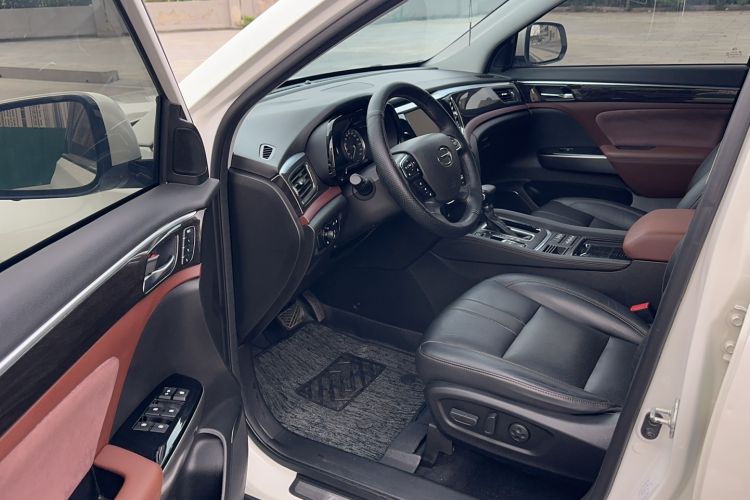 Used GAC Trumpchi GS8 2017 320T Two-Wheel Drive Luxury Smart Connectivity Version (7 Seats)