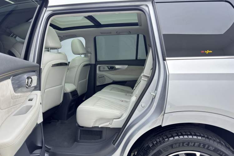 Used GAC Trumpchi GS8 2022 Dual-Engine Series 2.0TM Two-Wheel Drive Prestige Edition (7 Seats) Interior 5