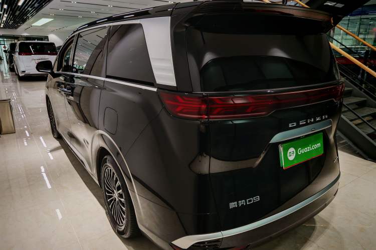 Used Denza D9 2024 DM-i 980 Four-Wheel Drive Prestige Model
