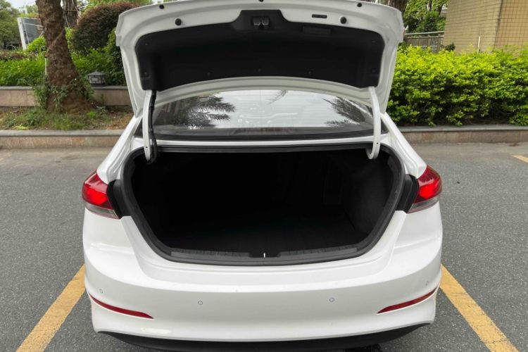 Used Hyundai Elantra (6th Generation / Lingdong) 2016 1.6L Automatic ZhiXuan – Elite Version