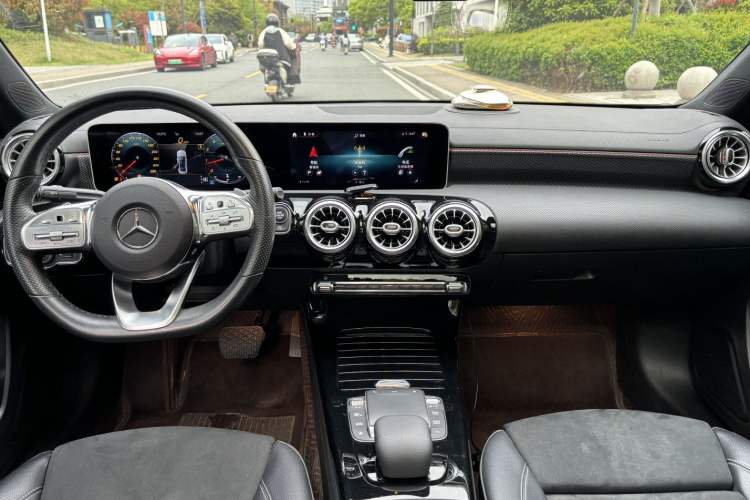 Used Mercedes-Benz A-Class 2020 Restyled A 200 L Sport Sedan Fashion Version Interior 6
