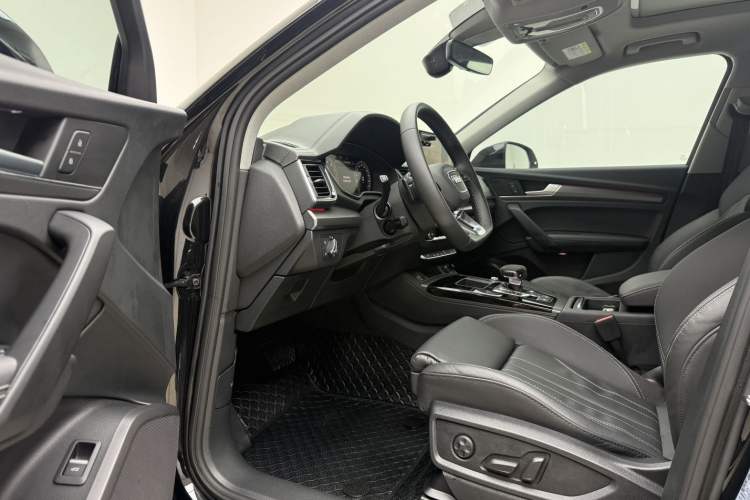 Used Audi Q5L 2022 Updated 40T Luxury Dynamic Edition Left Front Seat