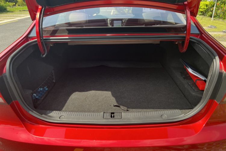 Used Roewe i6 New Energy 2017 45T Hybrid Connective Smart Luxury Edition