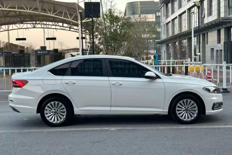 Used Volkswagen Lavida 2021 1.5L Automatic Comfort Edition Exterior 3