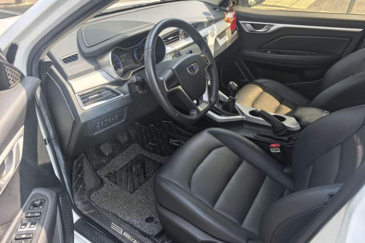 Used Geely Auto Vision 2019 Upgraded Model 1.5L Manual Luxury Version China VI Standard
