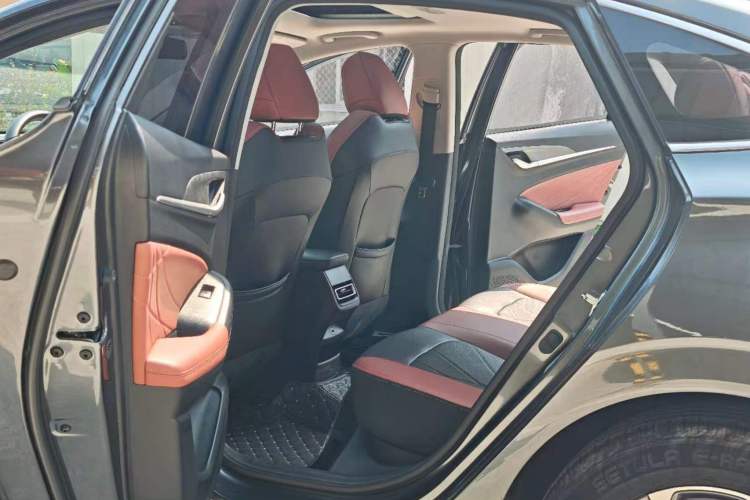 Used CHANGAN Eado 2023 Changan Edition PLUS Blue Whale NE 1.4T GDI DCT Prestige Version Interior 5