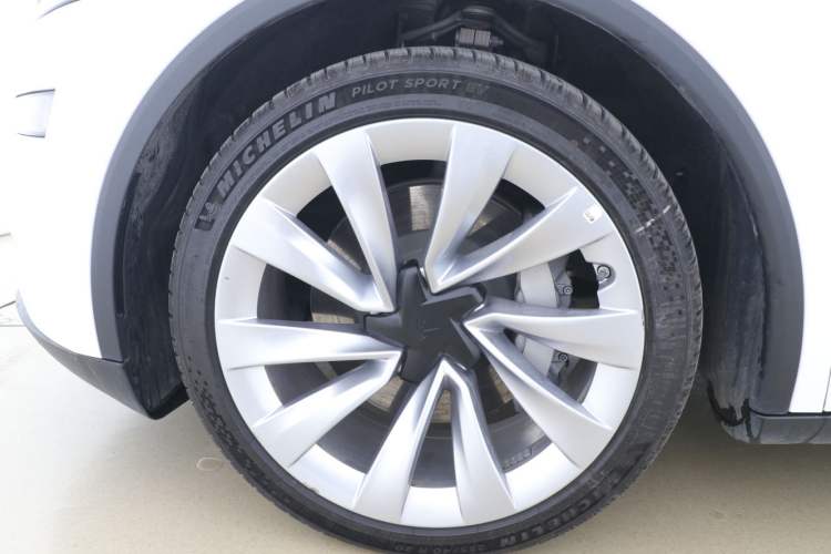 Used Tesla Model Y 2025 Rear-Wheel Drive First Edition