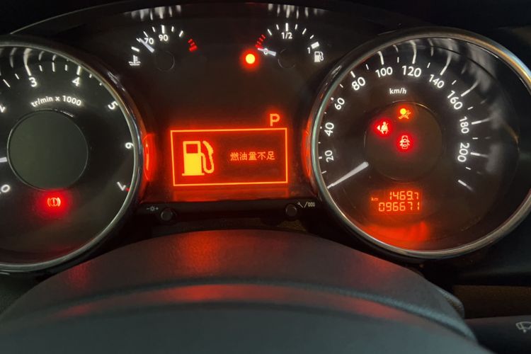 Used Peugeot 3008 2015 2.0L Automatic Classic Edition