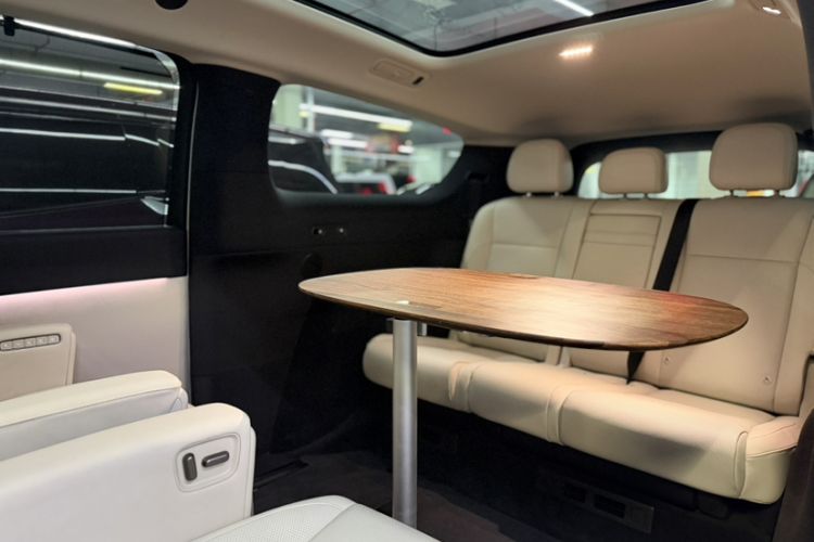 Used Li Auto MEGA 2025 Home Family Special Edition