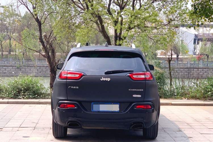 Used Jeep Cherokee 2016 2.4L Leading Edition Exterior 4