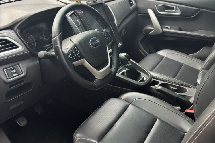 Used SWM X7 2016 1.8L Manual Luxury Edition 7 Seats