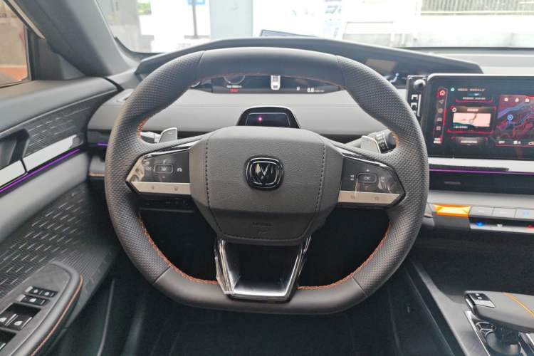 Used CHANGAN UNI-V 2024 1.5T Smart Navigation Version