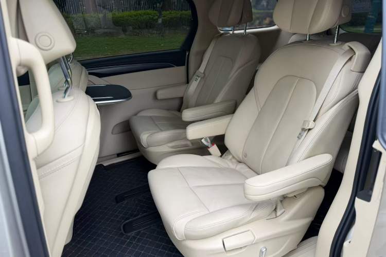 Used Buick GL8 2022 ES Landtrek 653T Luxury Edition