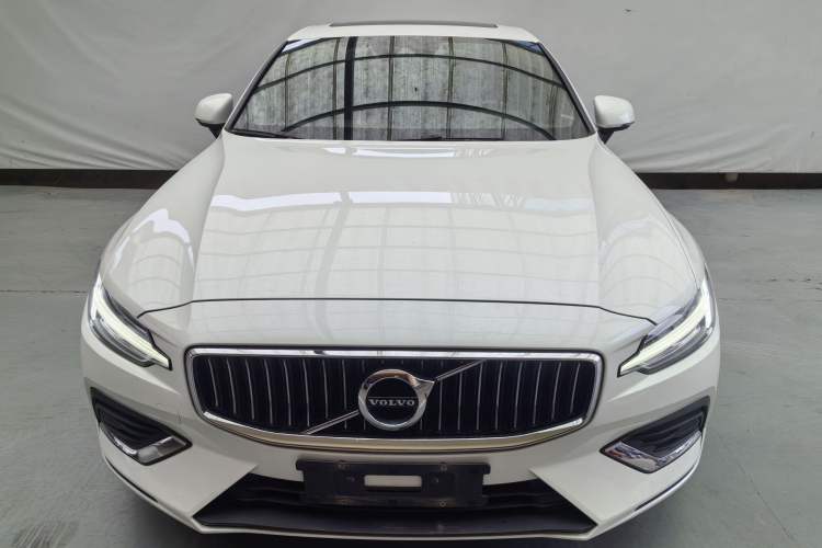 Used Volvo S60 2022 B4 Zhiyi Luxury Edition
