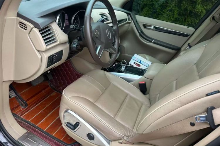 Used Mercedes-Benz R-Class 2017 R 320 4MATIC Business Edition Prestige Model
