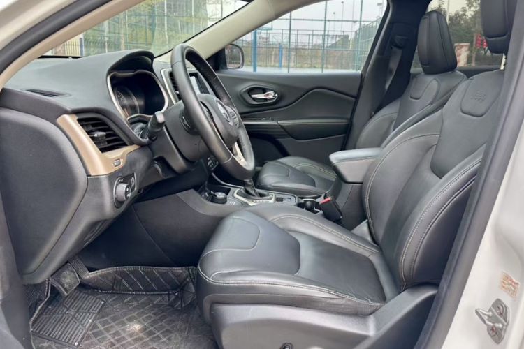 Used Jeep Cherokee 2017 2.4L Professional Smart Edition