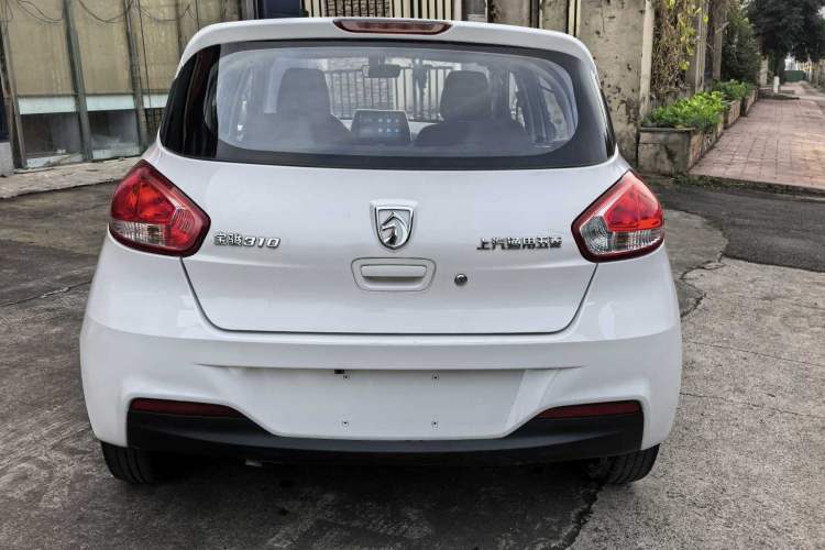 Used Baojun 310 2016 1.2L manual Comfort trim level
