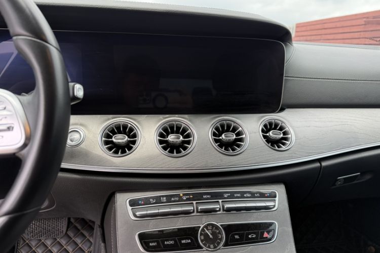 Used Mercedes-Benz CLS 2018 CLS 300 Luxury Model Interior 3