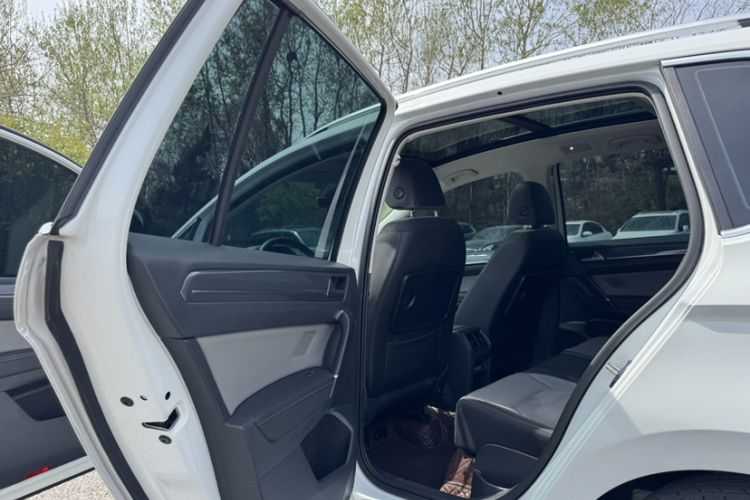 Used Volkswagen Golf Sportsvan 2019 280TSI Automatic Voyage Model China V Standard
