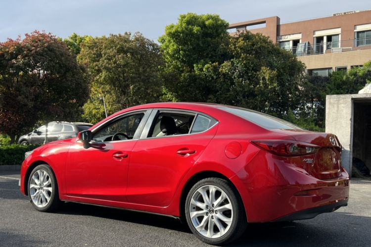 Used Mazda 3 Axela 2016 Sedan 2.0L Automatic Sport Model
