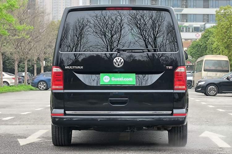 Used Volkswagen Multivan 2018 2.0 TSI Two-Wheel-Drive Luxury Edition 7 Seats
