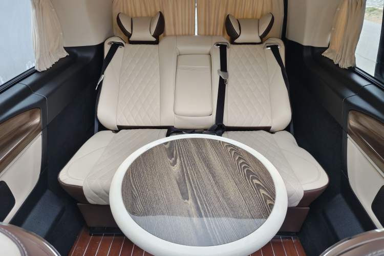 Used Mercedes-Benz V-Class 2020 V 260 L Long-wheelbase Luxury Edition Interior 2