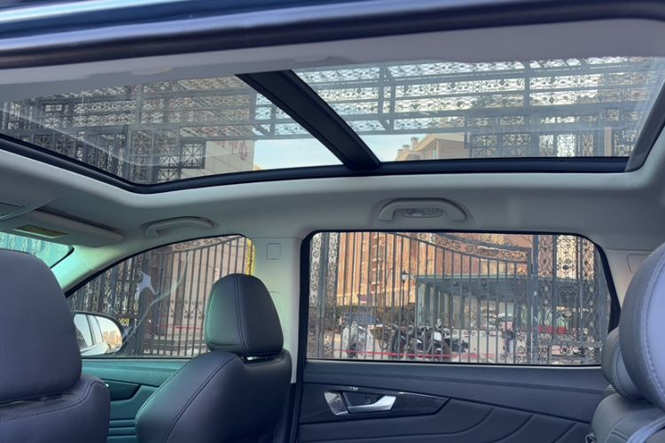 Used Sinotruk VGV U70 2020 1.5T Automatic Smart Enjoyment Elite Version 7 Seats
