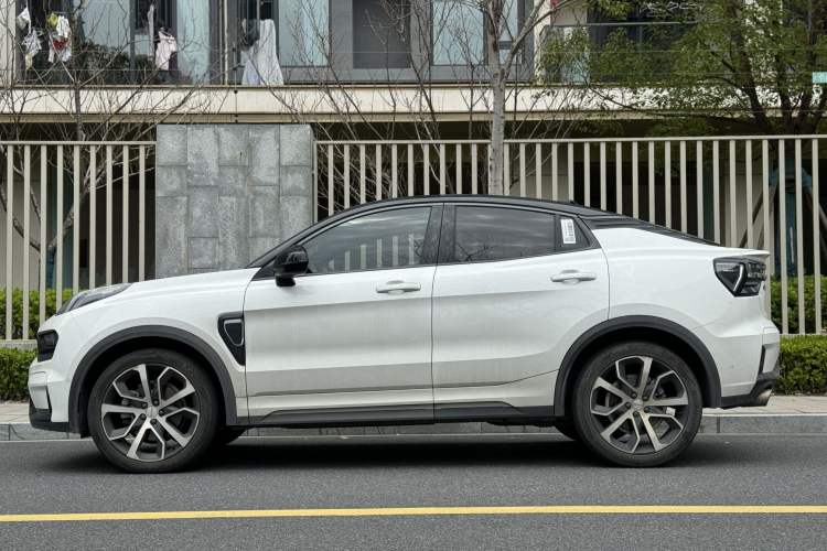 Used Lynk & Co 05 2020 2.0TD Four-Wheel Drive HypeHalo
