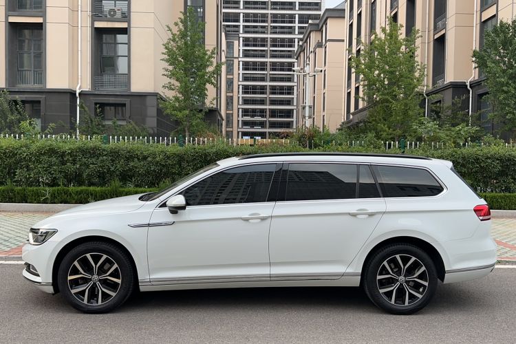 Used Volkswagen Variant 2018 380TSI Two-Wheel Drive Comfort Edition
