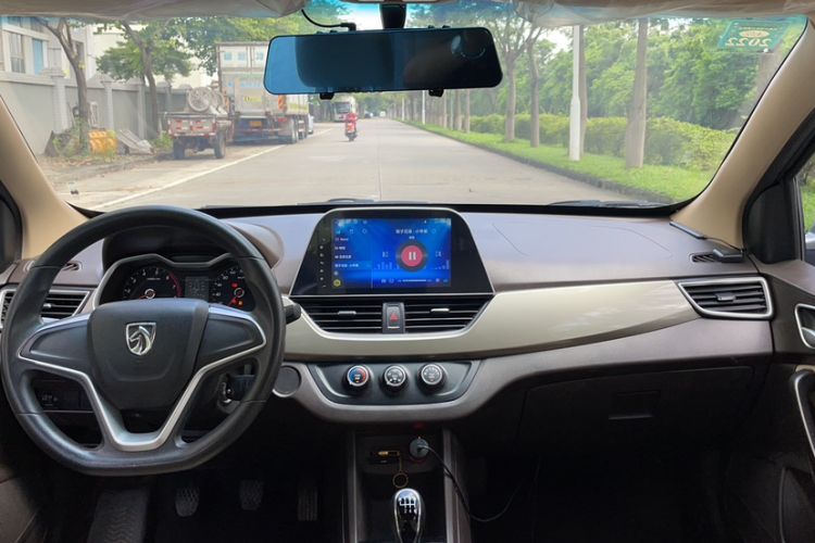 Used Baojun 310W 2017 1.5L Manual Comfort Version China VI Emission Standard