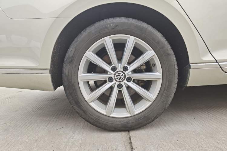 Used Volkswagen Magotan 2017 330TSI DSG Leading Model
