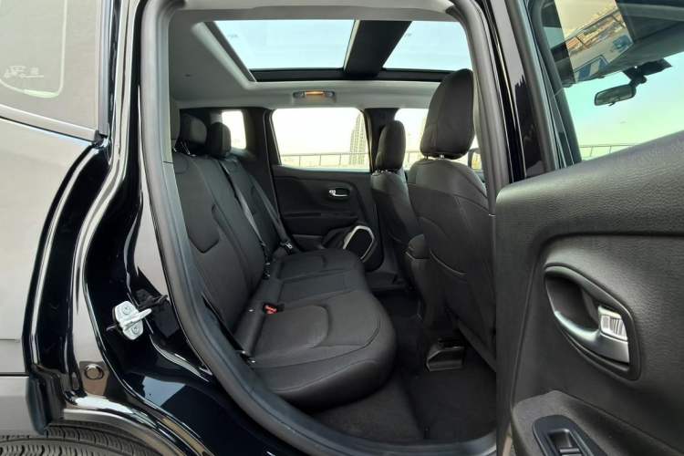 Used Jeep Renegade 2017 180T Automatic High-Energy Version