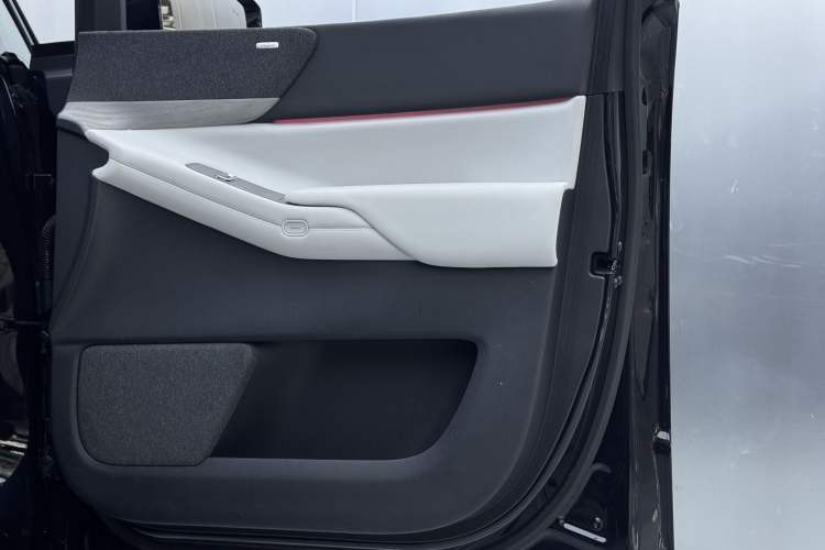 Used XPeng X9 2024 702 Ultra-Long Range Max