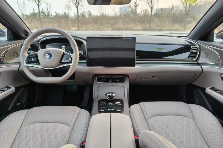 Used BYD Han 2025 EV with 701 km of Laser Radar-Enabled Intelligent Driving